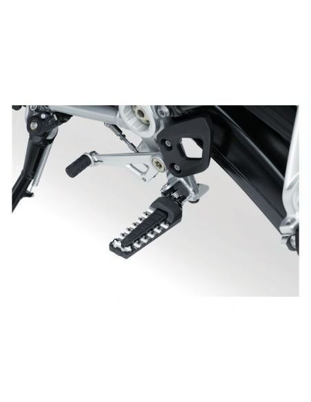 Black and chrome Kuryakyn riot-x pedals require adapters